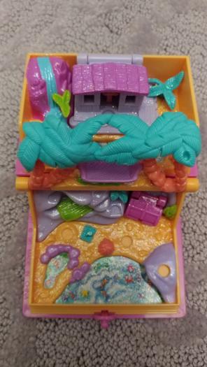 1995 Polly Pocket Glitter Island Book