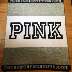 VS PINK AUTHENTIC FLEECE BLANKET NEW