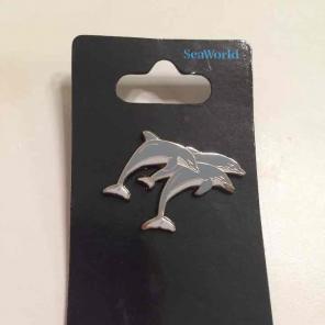 New trio of dauphins collector pin