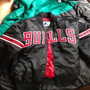 Size-Small. Starter Chicago Bulls Jacket