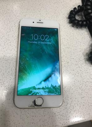 iPhone 6 Gold Crack Only In Front