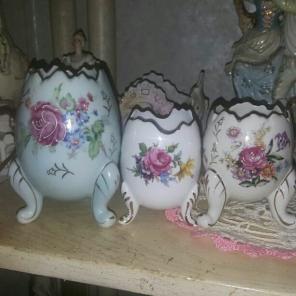 Vintage Decorative half Egg Figurines