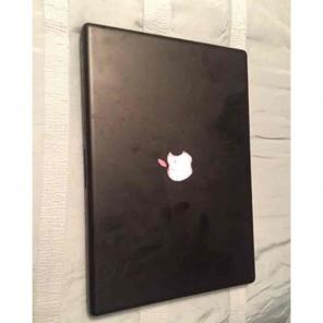 Black MacBook 13 inch used 2008 version