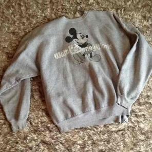 Warmth with Micky! Disney sweater!