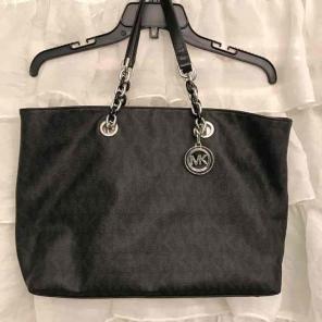 Beautiful Michael Kors Purse