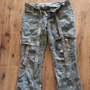Classic Bubblegum camo cargo pants