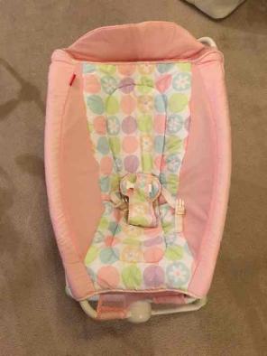 **RESERVED FOR MICHAELS MOM**Rock n Play