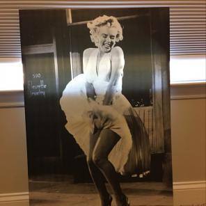 Marilyn Monroe Famous Pose Canvas 24x36