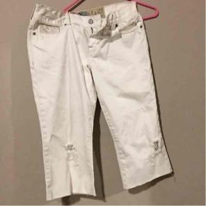 White Hollister capris