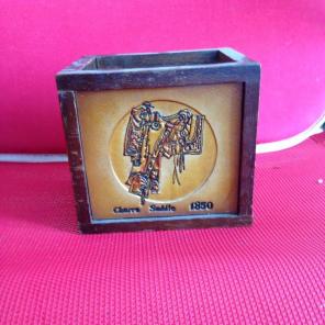 Enesco 1980 Saddle Box