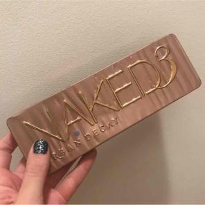 Naked 3 eye shadow palette