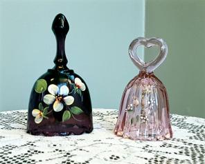 Beautiful hand painted Fenton bell lot