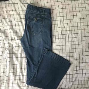WHITE HOUSE BLACK MARKET 8R Wide Leg jea