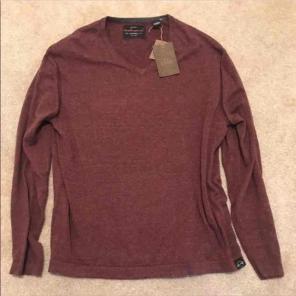 L Weatherproof Burgundy V Neck Sweater