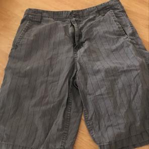 Young Men's Vans Shorts Size 28