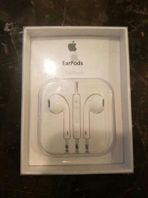 Apple EarPods With Remote and Mic