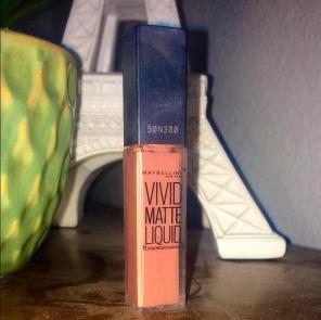 Maybelline New York Vivid Matte liquid