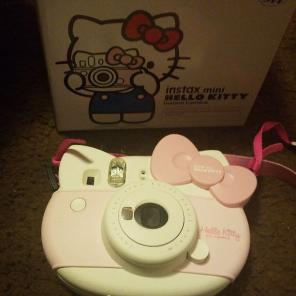 Hello Kitty Insta fujimax camera
