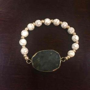 Natural stone howlite beaded bracelet