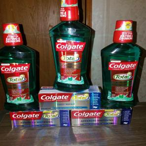 Colgate toothpaste and mouthwash