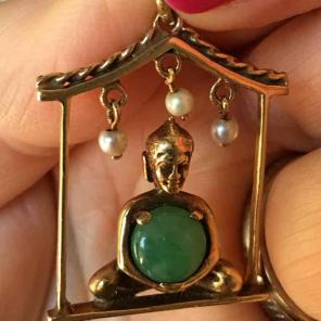 14K JADE BUDDHA PENDANT 8.5 GRAMS
