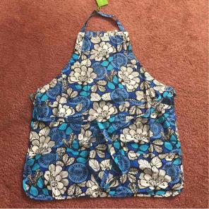Vera Bradley apron in blue bayou
