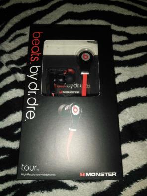 Black/Red beats