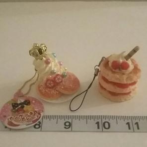 2pc amuse strawberry cake cookies strap
