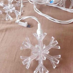 Twinkling Snowflake Lights