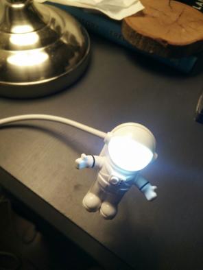 Kikkerland astronaut USB light