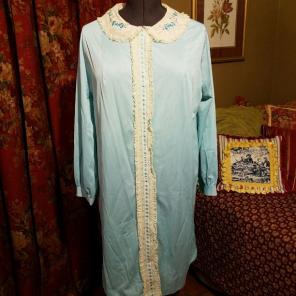 Vintage Komar Lace Collar Robe M/L