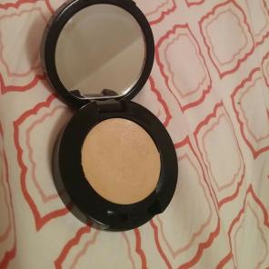 Stilla concealer