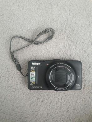 Nikon coolpix camera S9300