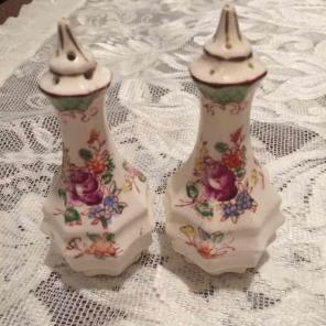 VTG Japan salt and pepper shakers