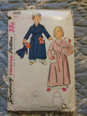 Children's Sewing Pattern Robe Vintage