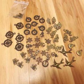 Bundle 50x bronze charm connectors