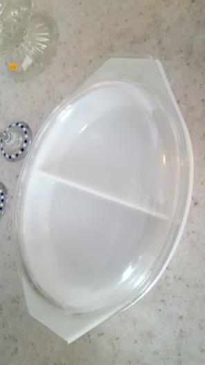 Pyrex 1.5qt casserole dish