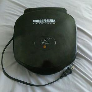 George Foreman 2 serving Classic Grill