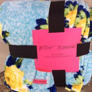 Betsey Johnson Full/ Queen Blanket