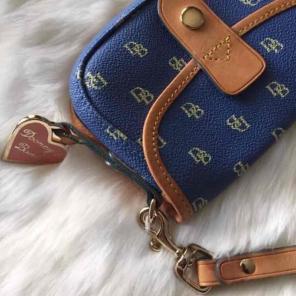 NWOT Dooney & Bourke Wristlet