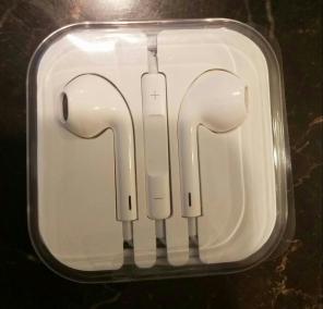 Apple Earphones with Remote & Mic