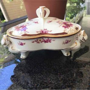 Exquisite Footed Sectional Dish with Lid