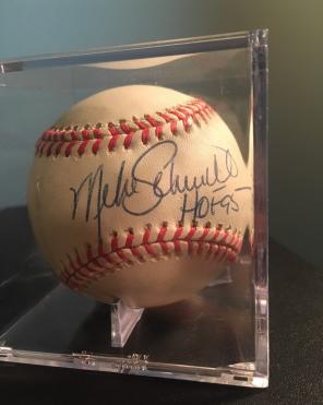 AUTOGRAPH BASEBALL