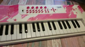 Electric piano pink