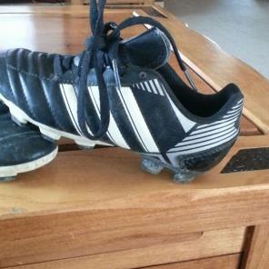 Youth cleats