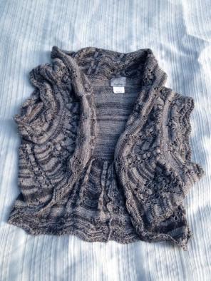 Daytrip shrug Small