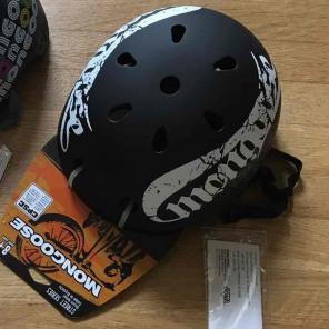 Mongoose bicycle helmet