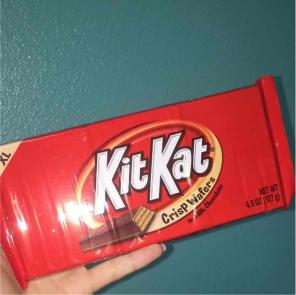 XL KitKat Candy Bar
