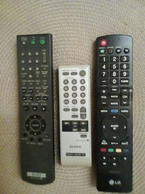 Lot of 3 remote controls