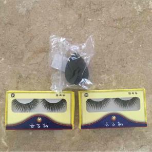 Eyelashes & Beauty Blender